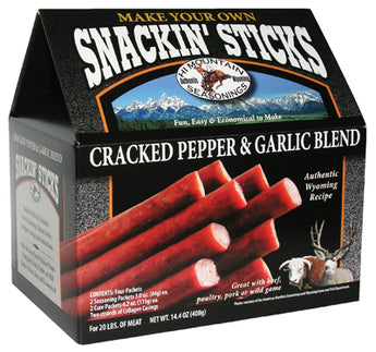 Snackin' Sticks Cracked Pepper & Garlic blend sausage sticks